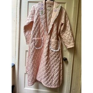 Vintage Cottagecore Grannycore Quilted Robe M Pink Floral Embroidered Rustic